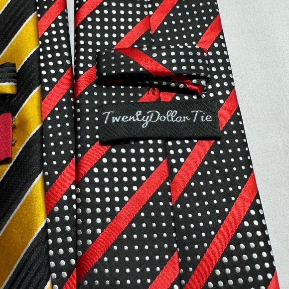 LOT OF 5 MENS TIES. BRANDS- TWENTY DOLLAR TIE, BRAND Q, FILO A MUNO, AVANTI UOMO - Picture 6 of 6